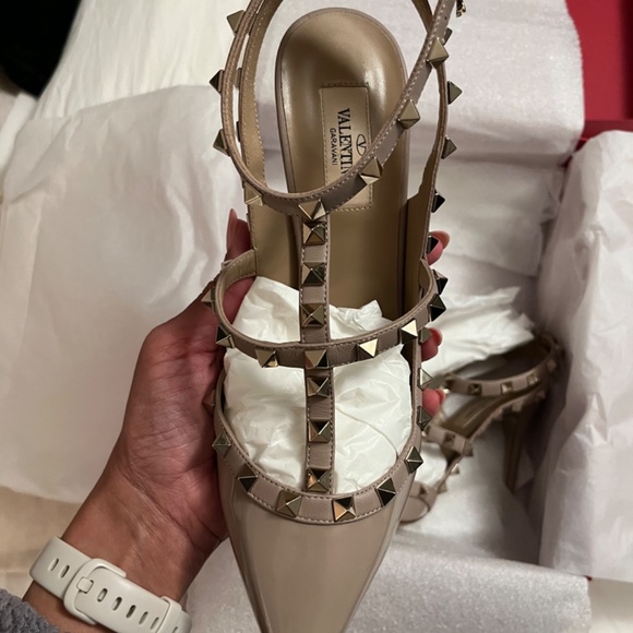VALENTINO PATENT ROCKSTUD CAGED PUMP 100M, size EU 40 - Picture 4 of 8
